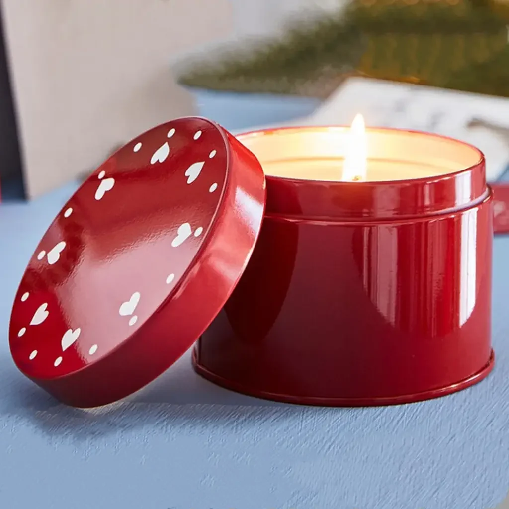 CANDLES COMING